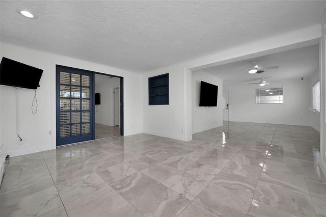 2946 53RD STREET N, St Petersburg, FL 33710