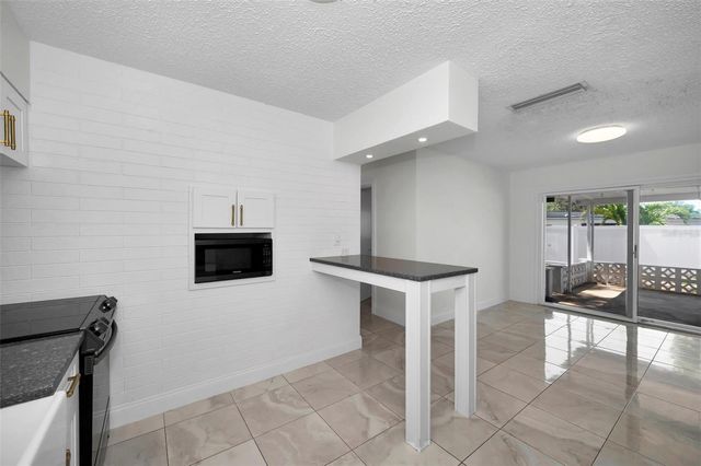 2946 53RD STREET N, St Petersburg, FL 33710