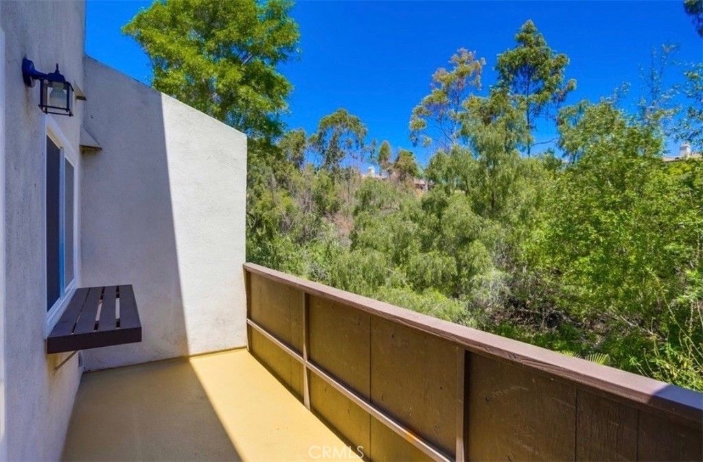 Image 19 of property listing at 8085 Caminito De Pizza S, San Diego, CA 92108