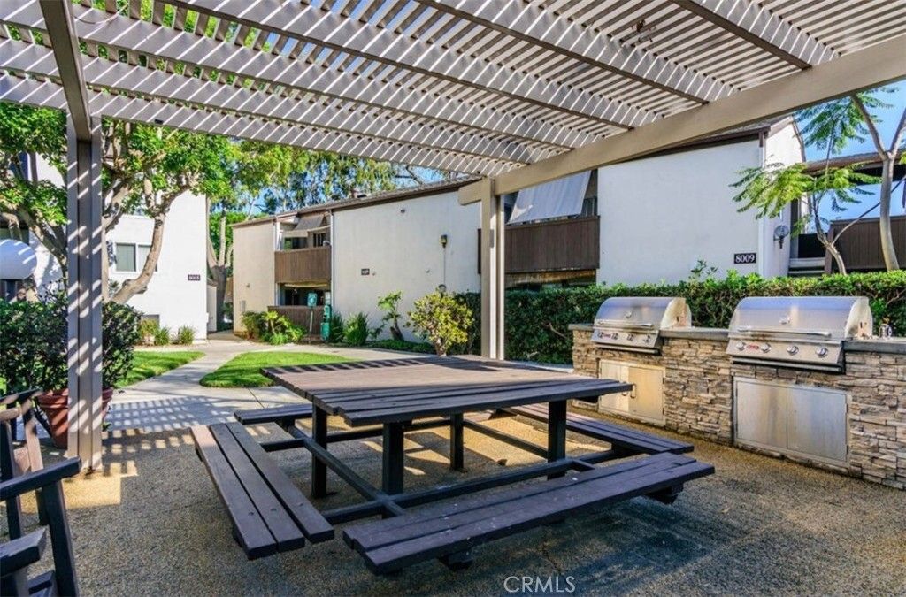 Image 26 of property listing at 8085 Caminito De Pizza S, San Diego, CA 92108