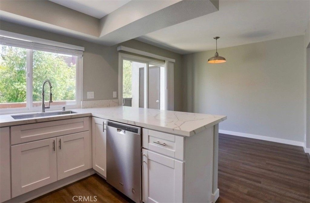 Image 3 of property listing at 8085 Caminito De Pizza S, San Diego, CA 92108