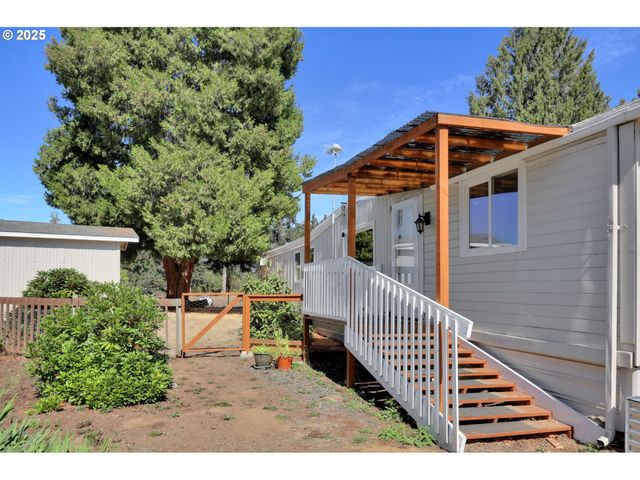 1125 58TH St 96, Springfield, OR 97478