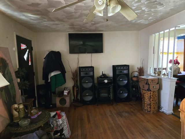 2037 W 69th Place, Chicago, IL 60636