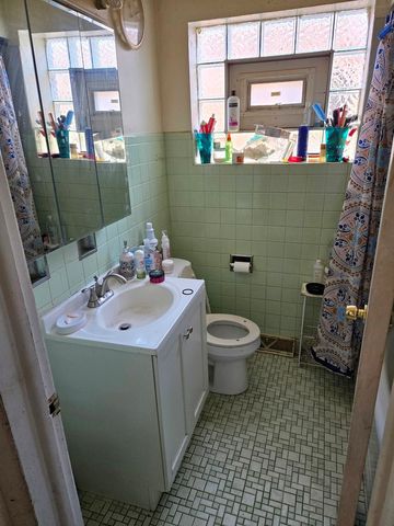 2037 W 69th Place, Chicago, IL 60636