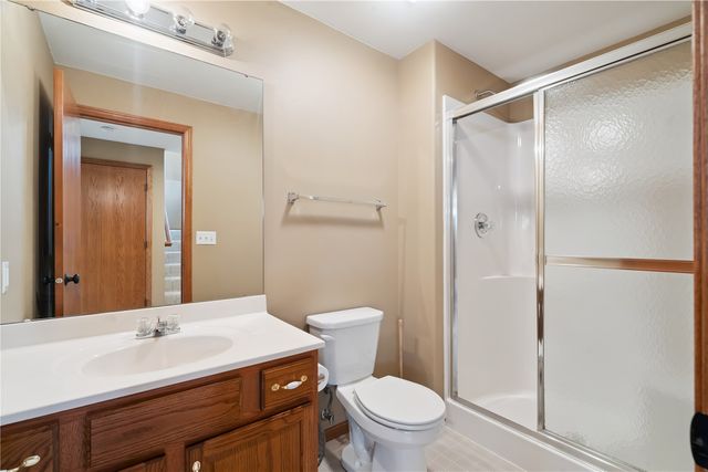 2385 Wolf Creek Trail, Hiawatha, IA 52233