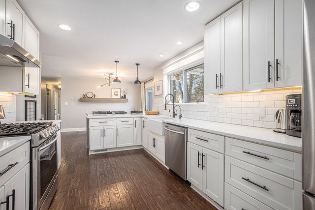 1958 Loganberry Lane, Crown Point, IN 46307