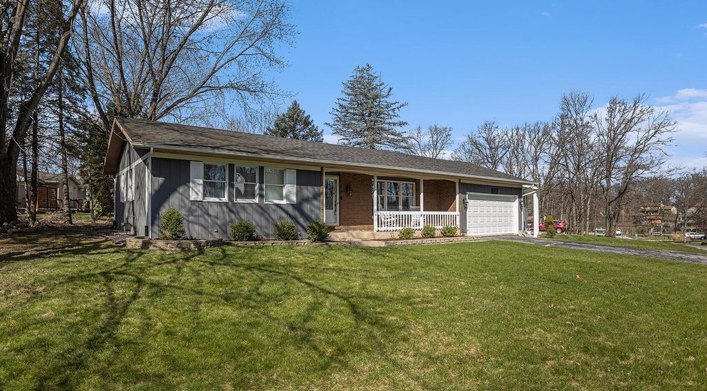 1958 Loganberry Lane, Crown Point, IN 46307