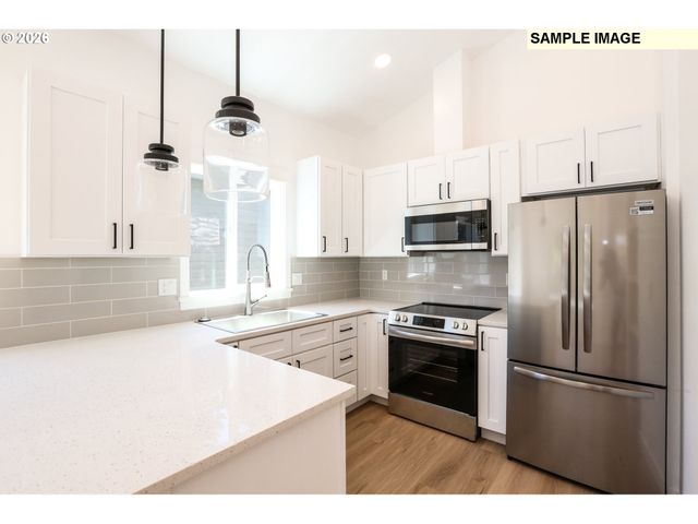 811 Horn, Eugene, OR 97402