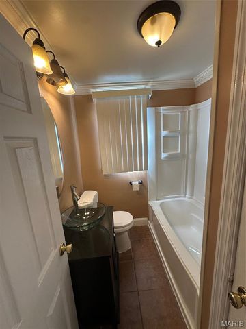 748 Ponce Avenue, St Louis, MO 63147