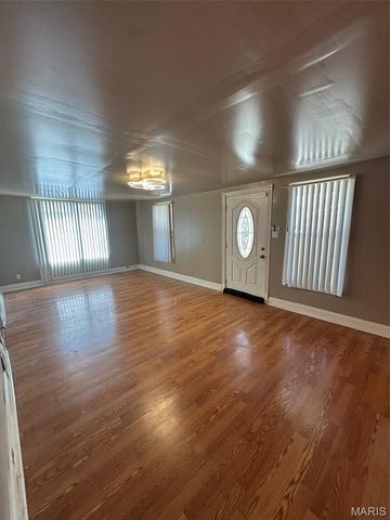 748 Ponce Avenue, St Louis, MO 63147