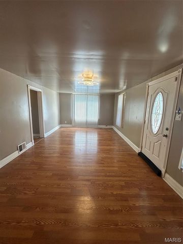 748 Ponce Avenue, St Louis, MO 63147