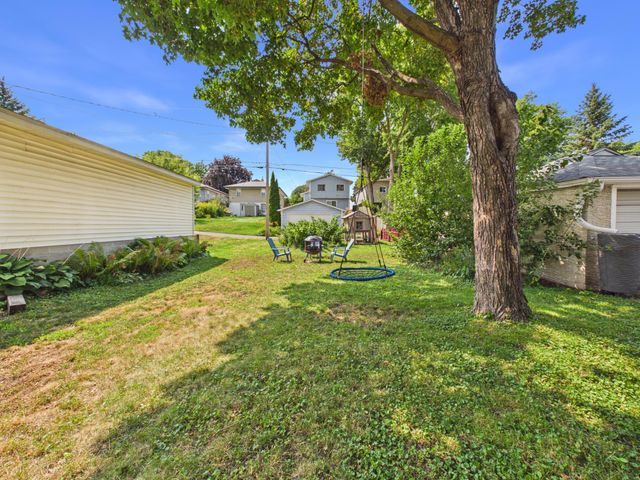 1887 Malvern Street, Lauderdale, MN 55113