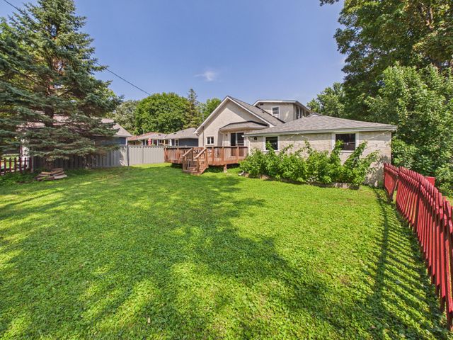1887 Malvern Street, Lauderdale, MN 55113