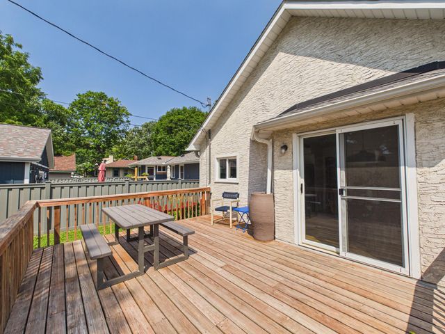 1887 Malvern Street, Lauderdale, MN 55113