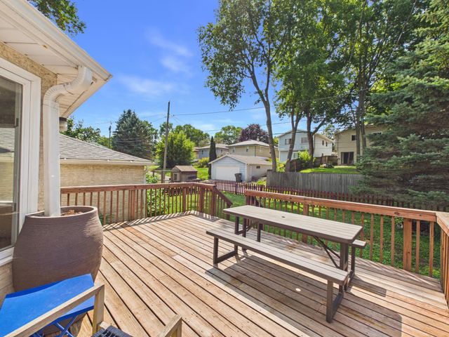 1887 Malvern Street, Lauderdale, MN 55113