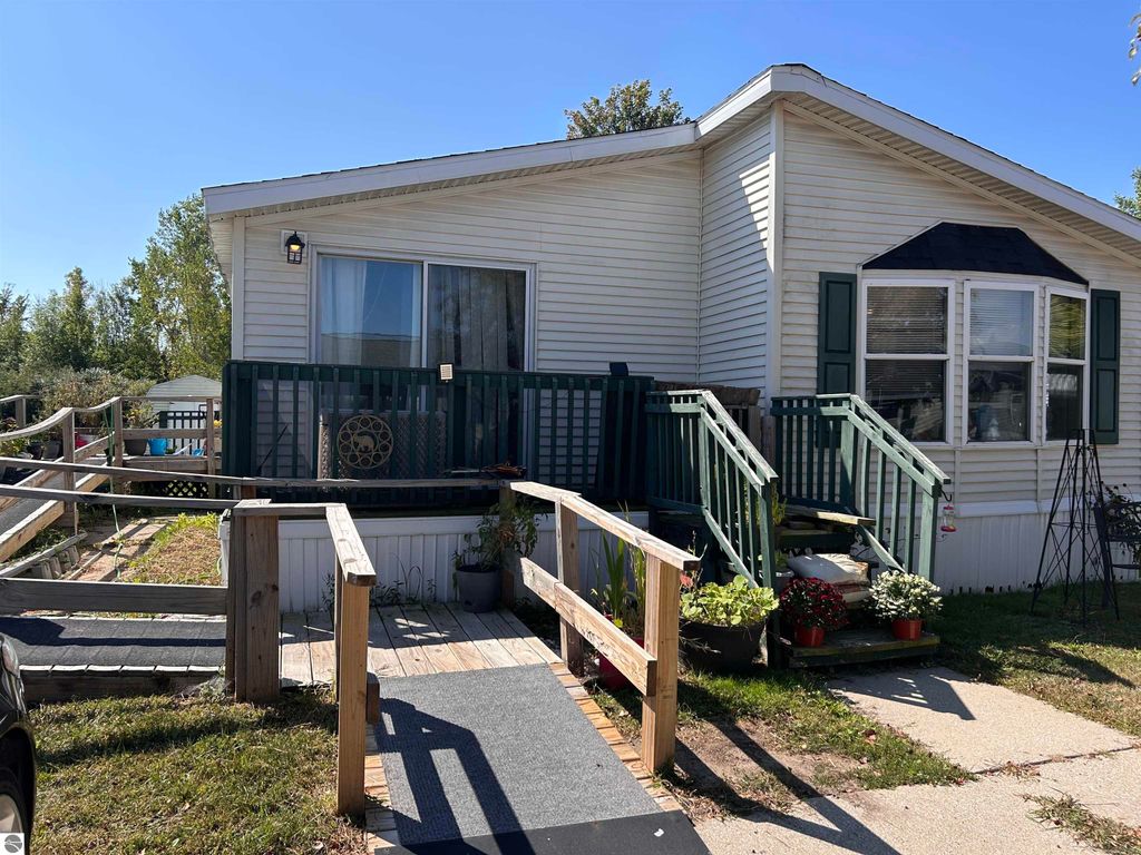 5460 E Lilly Lane, Mt Pleasant, MI 48858