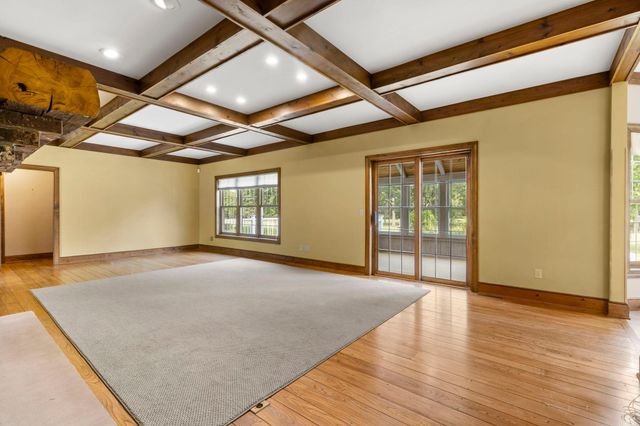 1001 Windcrest Drive SE, New Prague, MN 56071