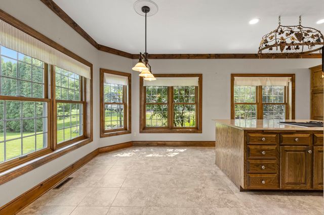 1001 Windcrest Drive SE, New Prague, MN 56071