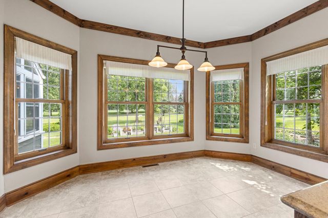 1001 Windcrest Drive SE, New Prague, MN 56071
