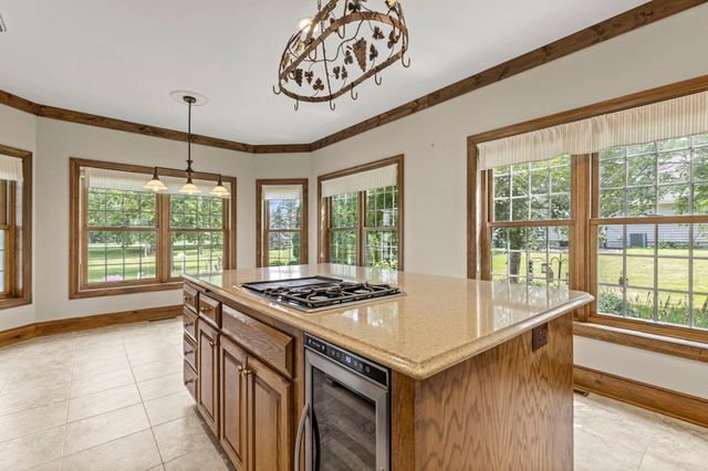 1001 Windcrest Drive SE, New Prague, MN 56071