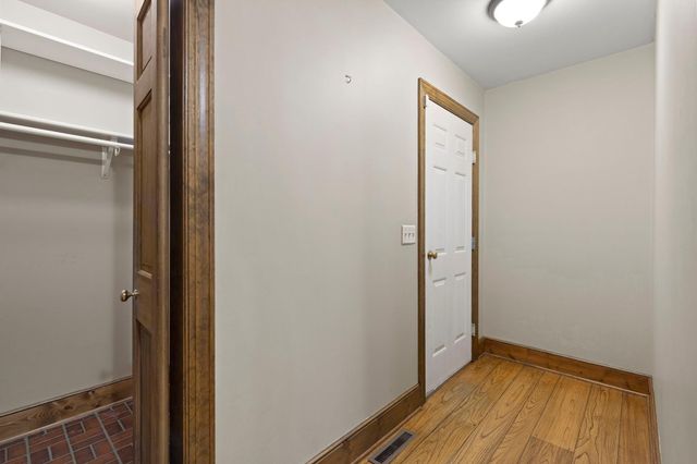 1001 Windcrest Drive SE, New Prague, MN 56071