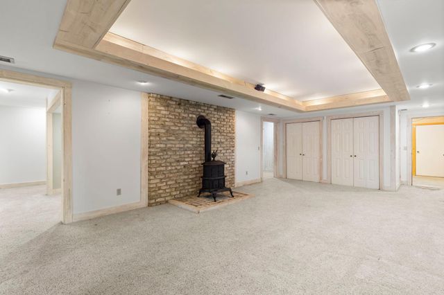 1001 Windcrest Drive SE, New Prague, MN 56071