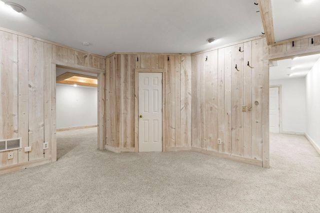 1001 Windcrest Drive SE, New Prague, MN 56071