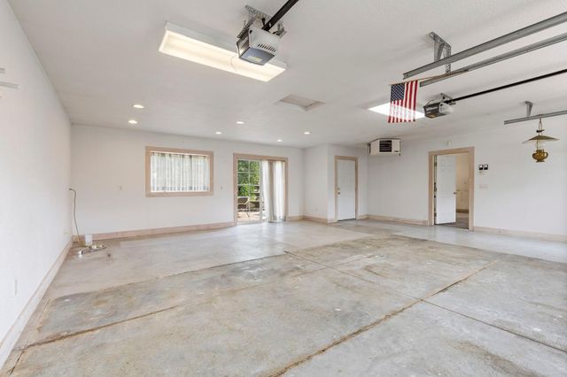 1001 Windcrest Drive SE, New Prague, MN 56071