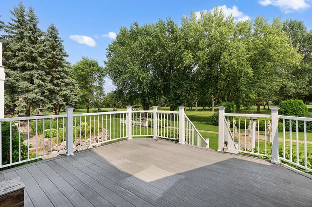 1001 Windcrest Drive SE, New Prague, MN 56071