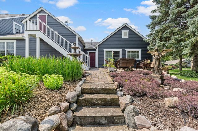1001 Windcrest Drive SE, New Prague, MN 56071