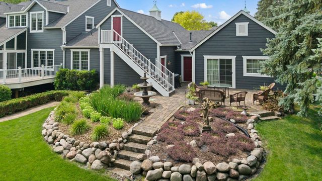 1001 Windcrest Drive SE, New Prague, MN 56071