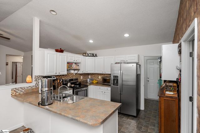 10 Sunset Mountain Court, Travelers Rest, SC 29690