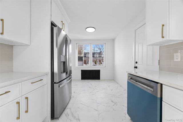 119 E Pennywood Avenue, Roosevelt, NY 11575