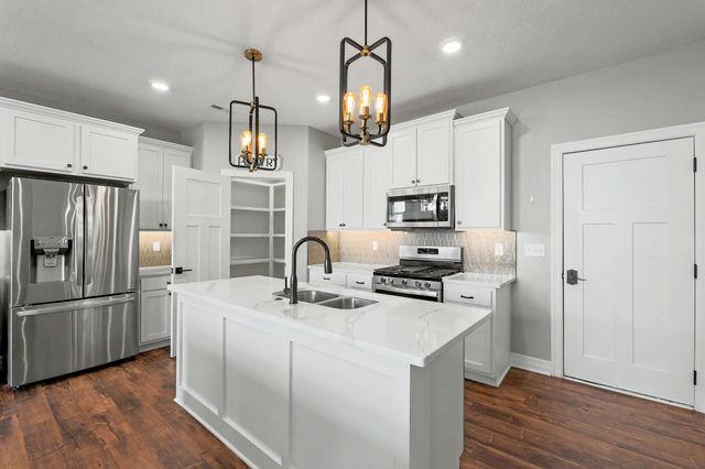 2117 S Michelle, Wichita, KS 67207