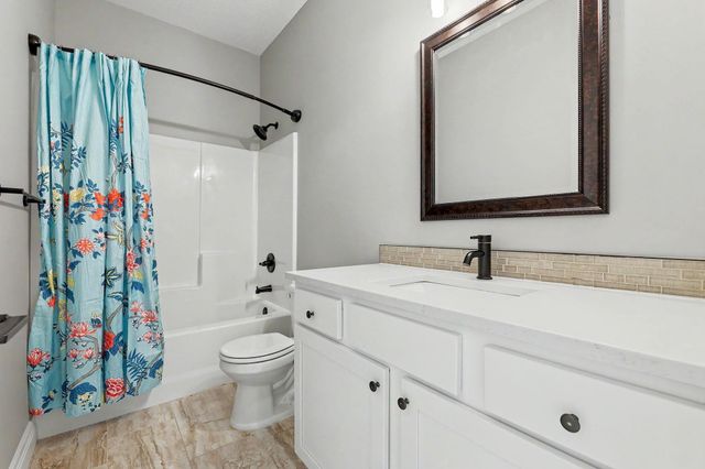 2117 S Michelle, Wichita, KS 67207