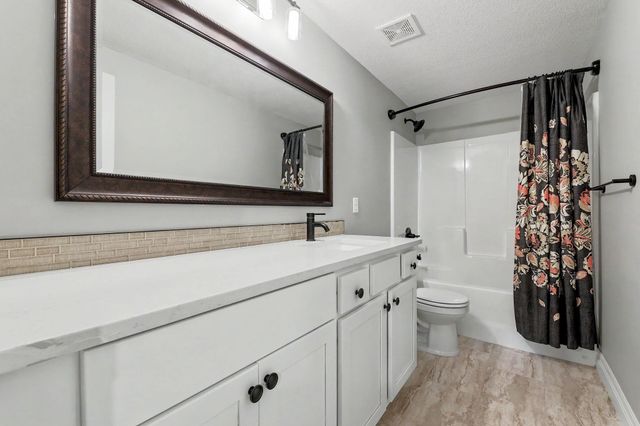 2117 S Michelle, Wichita, KS 67207