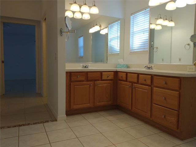 1233 OAK FOREST DRIVE, The Villages, FL 32162