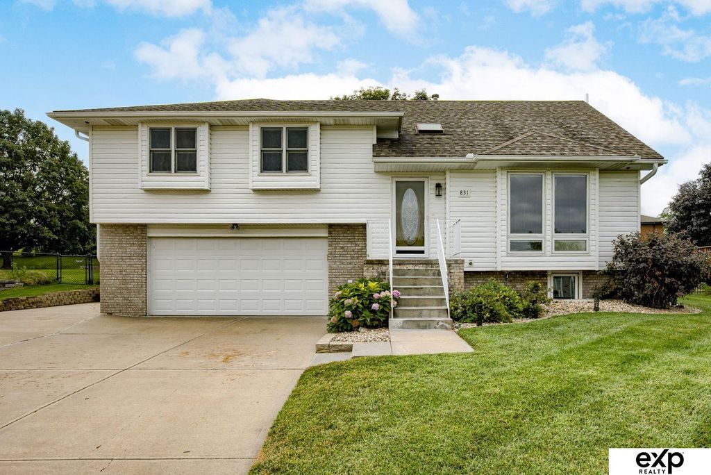 831 Calais Street Street, Bellevue, NE 68123