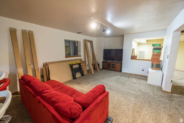 2249 E GAMBEL OAK DR, Sandy, UT 84092