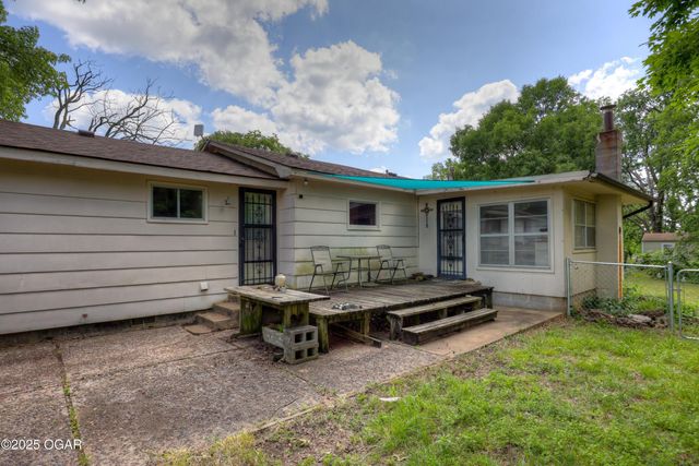 11186 and 11110 Mulberry Road, Neosho, MO 64850