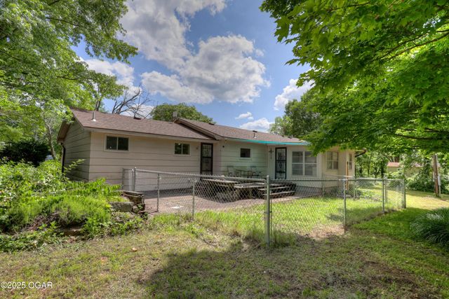 11186 and 11110 Mulberry Road, Neosho, MO 64850