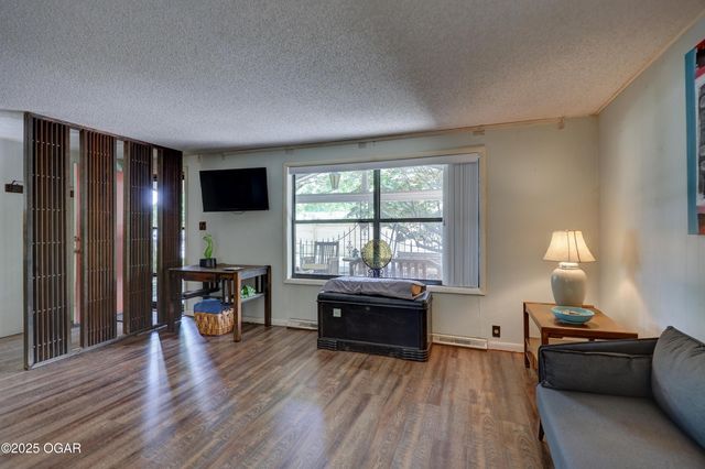 11186 and 11110 Mulberry Road, Neosho, MO 64850