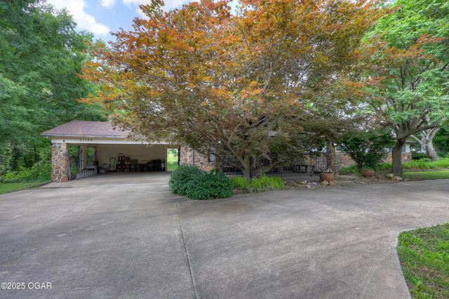 11186 and 11110 Mulberry Road, Neosho, MO 64850