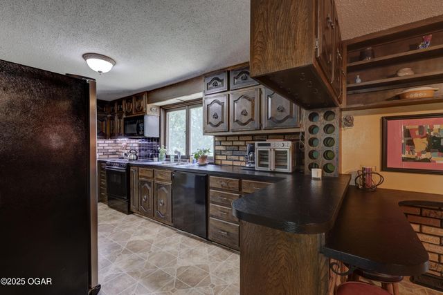 11186 and 11110 Mulberry Road, Neosho, MO 64850