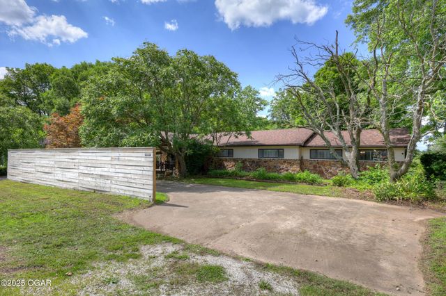 11186 and 11110 Mulberry Road, Neosho, MO 64850