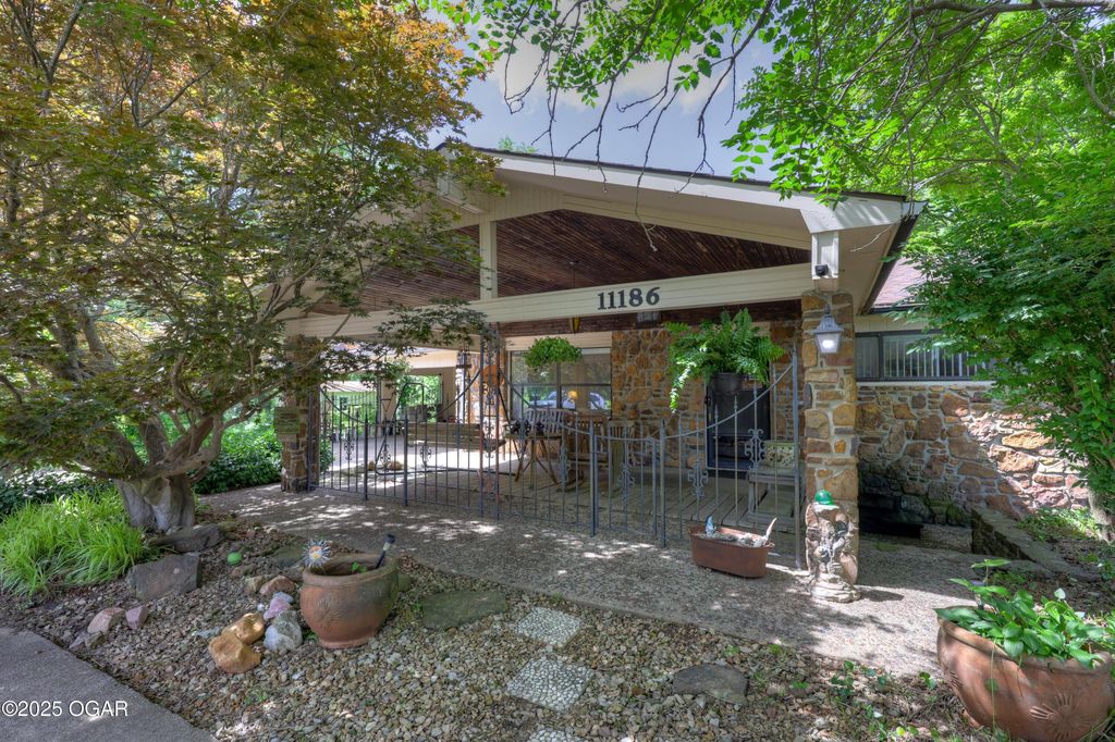 11186 and 11110 Mulberry Road, Neosho, MO 64850