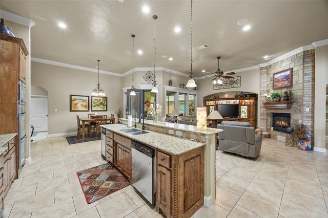 7901 Bentley Drive, North Richland Hills, TX 76182