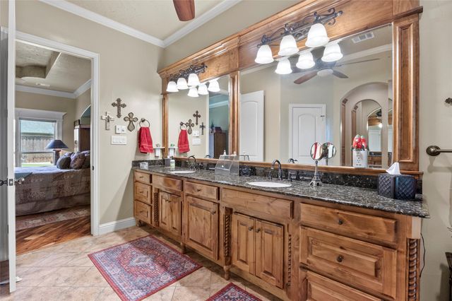 7901 Bentley Drive, North Richland Hills, TX 76182