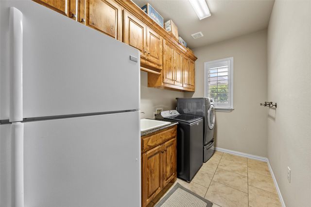 7901 Bentley Drive, North Richland Hills, TX 76182
