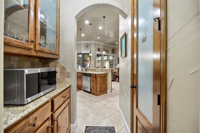 7901 Bentley Drive, North Richland Hills, TX 76182